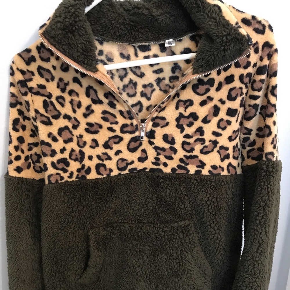 Size small coeur de vague pullover sharpa